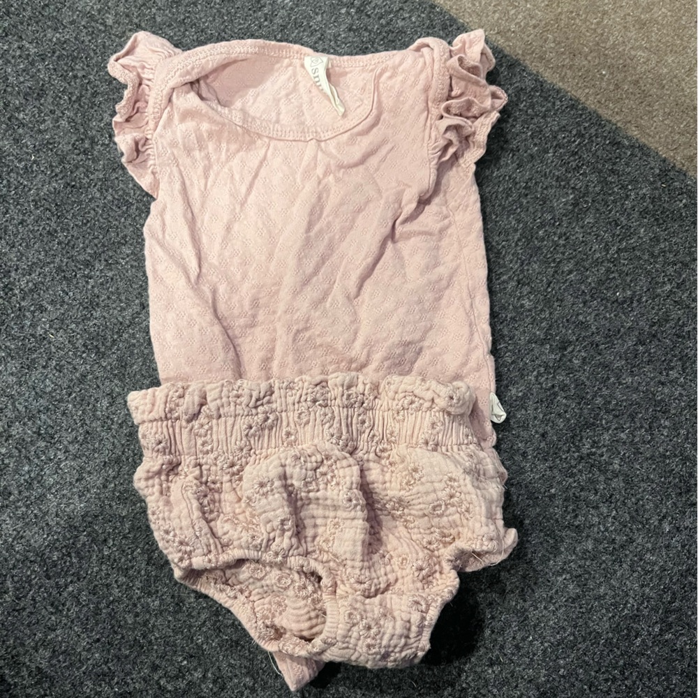 Pink Ruffled Women's Top - Picture 3 of 3